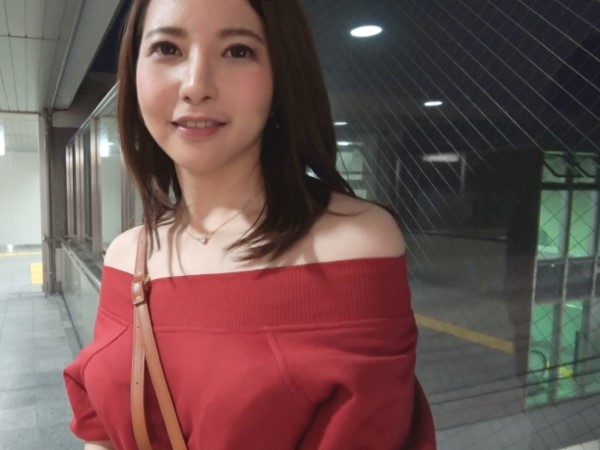 【素人】綺麗な奥さん！って感じのエチエチな良い女！夫に満足してないしまだまだ女としてイケてるって感じでエロスにハマる！