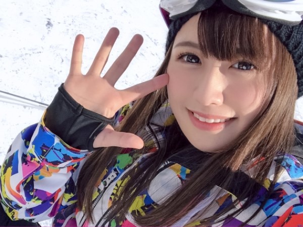 ＜素人×ナンパ＞ゲレンデで見つけた色白プリ尻美少女♫手マンとクンニで快楽覚醒♡男根に照れながら喉奥までずっぼり咥え♡