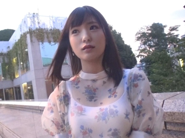 【素人】夫は飛行機を操縦しているご職業との事で年中家を空ける事が多い！淋しいね奥様！という訳で不倫に走るエロい肉体！