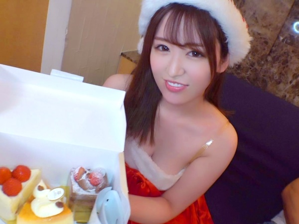 【クリスマスイブの淫らな贈り物】 可愛いサンタがエロすぎて我慢できない！ 激カワ美女とイチャラブSEXで聖夜を満喫♡