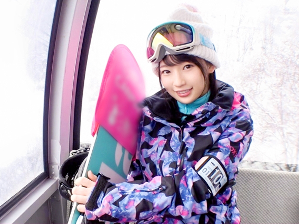 【素人ナンパ】ゲレンデで見つけたマジかわなJDちゃん♡初対面チンコをフェラでご奉仕させておまんこに生ハメ♡