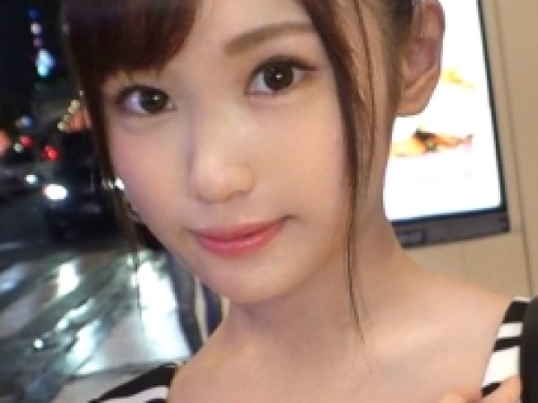 【18歳ヤリマン美巨乳】チクニーで濡れまくったピンクマ○コに激しいピストン！快感にどん欲なヤリマンのエロテク！