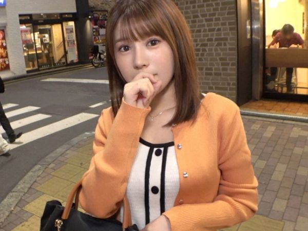 【白衣の天使ナンパ】『ダメ…声出ちゃう…』ライブチャットでストレス解消中の看護師さんをゲット！敏感ボディを責められ、我慢できない喘ぎ声が漏れまくる！白衣の下のエロさに驚愕！♡