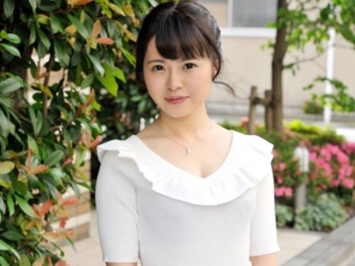 【素人】1年以上エッチをしてない欲求不満な人妻を水着に着替えてもらいエッチなプレイでイカせまくる！
