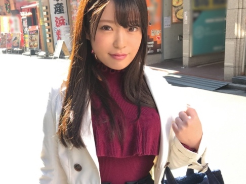 【無毛マ●コで敏感絶頂】『気持ち良すぎる…』ツンと上向きの美乳が眩しいキュートな女の子がパイパンで大胆に！ピンクの無毛マ●コを激しくピストンされ、敏感に感じまくる姿は最高にエロい！大興奮間違いなしの敏感セックス！♡