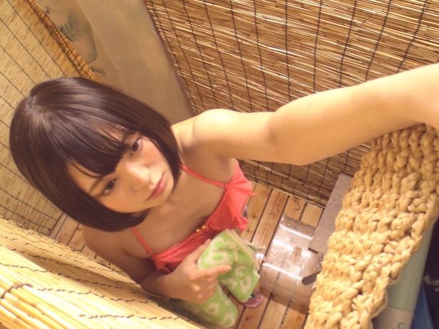 【盗撮】海の家シャワー室で女子のオナニー盗撮！水着ギャルから人妻まで、エッチな女の子たちが隠れてオナる瞬間を激撮！羞恥プレイが止まらないｗ