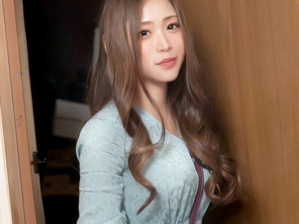 【奥様不倫】綺麗な人なんですけどもう中学生のお子さんもいるとか！35でこの見た目だったら浮気なんて簡単にできちゃうね！