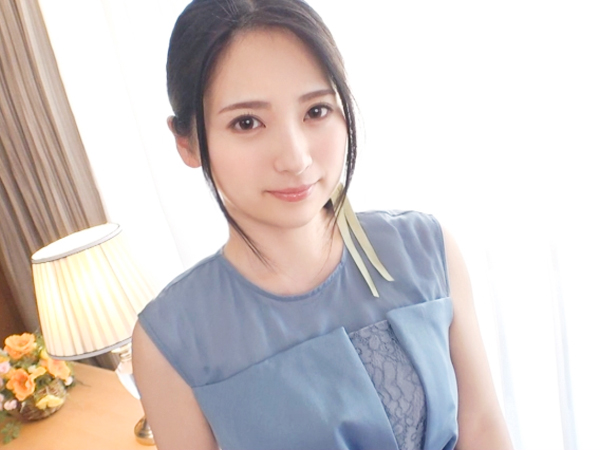 【初撮り素人の本気汁】『気持ち良すぎる…』即発情する愛液トロトロの激濡れマンコを、ねっとり手マンで激イカせ！淫らに喘ぐ姿がエロすぎる、素人娘の初々しい本気セックス！♥