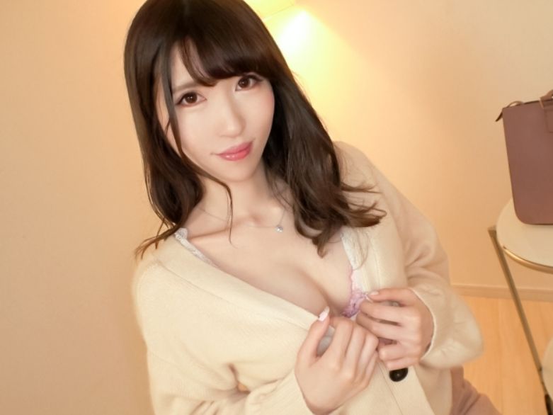 【美巨乳お姉さんのチンポ大好き宣言】『もっと奥まで…』夢中でフェラするかわいすぎる素人お姉さん！色んな体位でチンポを挿入され、感じまくる姿がエロすぎる！美巨乳を揺らしながら乱れまくる！♡
