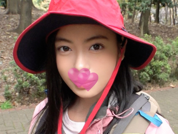 【巨乳美少女の野外エッチ】『彼氏より気持ちいい…♡』彼氏そっちのけで野外で大胆プレイ！巨乳を揺らしながら子宮にたっぷりザーメン注入されちゃう！彼氏じゃ満足できない敏感ボディ！