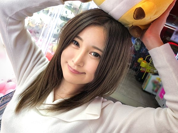 【美乳パイパン素人娘】ホテルでハードプレイ！硬直チンポで激突きされ、大声で喘ぐ美少女♡最後はトドメの一撃でフィニッシュ！