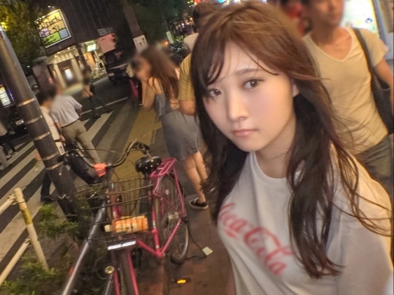 <素人ナンパ>「ダメ」誘って下さいと言わんばかりのデニムの短パン&美脚ギャル♡脱がせたら見事な盛りマン&ジャングルだぁ~