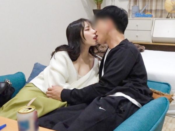 【SEX隠し撮り】「今日は気持ち良くなりたいの！」バーでナンパした黒髪美少女！ヤリ部屋で狂ったようにイキまくる！