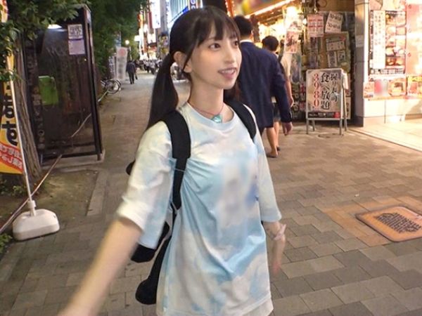 【アキバで見つけた貧乳美少女】『そんなに感じちゃうの？』秋葉原でナンパしたスレンダー美少女の敏感ちっぱいを電マ責め！ビショ濡れマ○コに生挿入、キツマンをガンガン突いてイカせまくる！！
