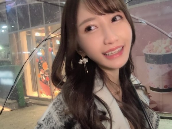 【美巨乳元同級生の逆NTR】『彼氏より気持ちいい…』ピンク乳首の美巨乳女子が、彼女持ち男を誘惑！パイズリで勃起させたチンポに、グラインド騎乗位で横取り！スキスキ全開のエロすぎる逆夜這い♡