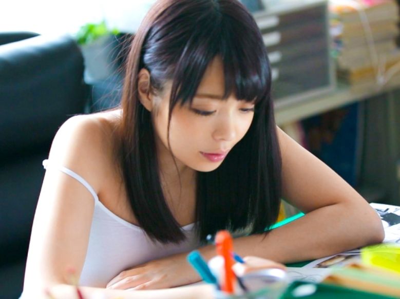 【エロ漫画家とモデルの禁断関係】『ただのモデルのはずが…』漫画の参考に来たはずが、先生のデカチンに興奮しちゃった！？ 思わず本番セックスに発展しちゃうエロすぎる制作現場！！♡