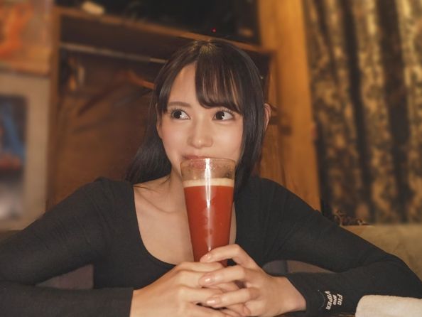 【スレンダー美少女の淫乱4P】『あっ…ダメ…またイっちゃう…』ミステリアスな美ボディが男たちに囲まれ、ビクビク痙攣しながら連続絶頂！妖しい色気と敏感なカラダがエロすぎる♡