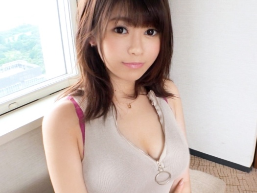 【爆乳美少女と濃厚プレイ】『気持ち良すぎる…』キュートな笑顔と巨乳が眩しい女の子とエロい夜！騎乗位＆バックで激しく突かれ、おっぱい揺らして感じまくり！