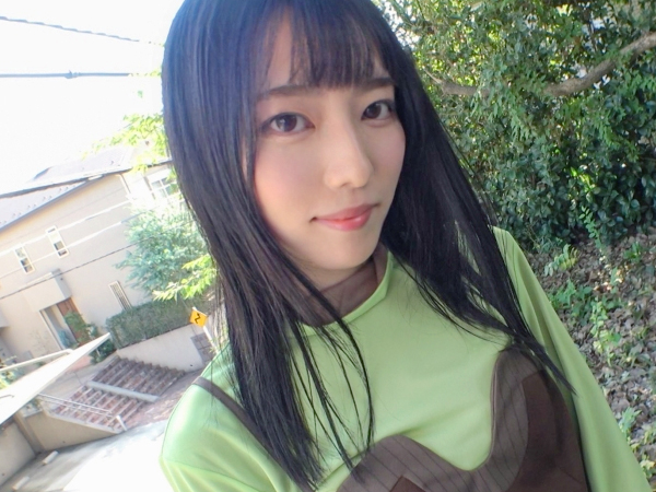 【初撮り！小柄美少女の敏感SEX】低身長で激カワな素人娘がカメラの前で大胆に！敏感なマンコに激ハメされ、恥じらいながらも大絶頂！ウブな反応がたまらない♥︎