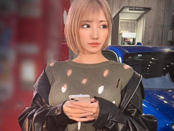 【巨乳素人】明らかに男性を誘い狂わせ惑わそうとする金髪ビッチ！甘い香りに誘われたその先に大きなパイオツがマジ淫乱です！