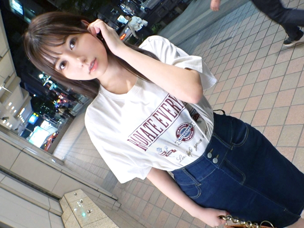 【初撮りナンパ】色白美少女をホテルでAV撮影！乳首舐め手コキから濃厚フェラまで、ご奉仕プレイでメロメロに♥︎素人娘の初々しいエロさがたまらない！
